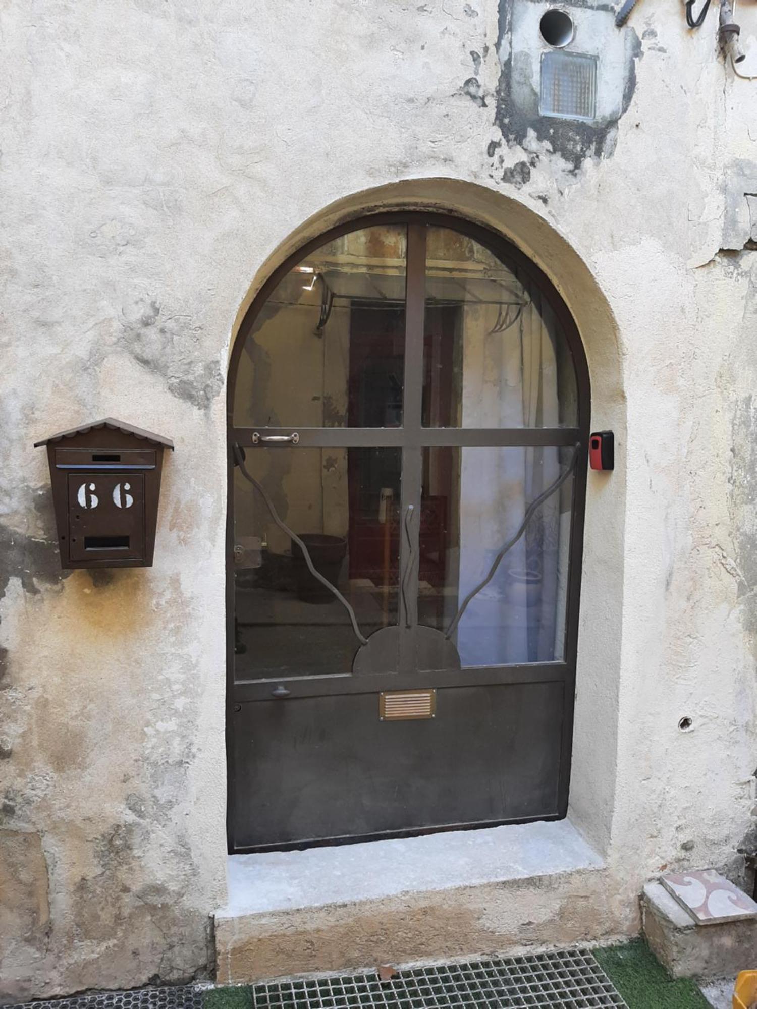 L Oustau Des Arenes Apartment Arles Bagian luar foto